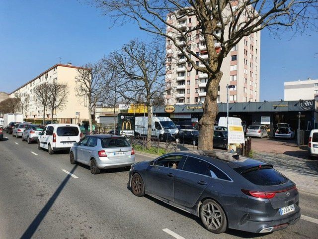 commerce en location sur STAINS (93240)